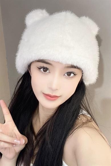 Beyaz Renk Ayıcık Kulaklı Peluş Şapka