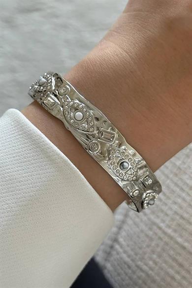 Gümüş Renk Göz Figürlü Taş Detaylı Çelik Kelepçe Bileklik