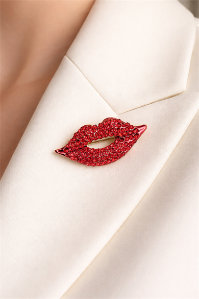 Kırmızı Renk Dudak Figürlü Taşlı Broş  