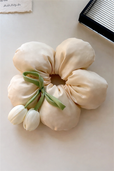 Sarı Renk Çiçek Figürlü Sallantılı Simit Toka