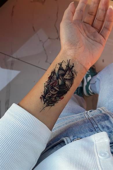 Geçici Gladyatör Ve Saat Figürlü Dövme Tatto