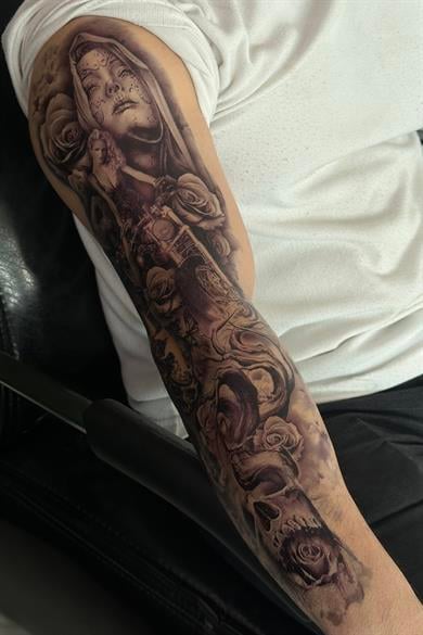 Geçici Kadın Ve Kuru Kafa Figürlü Dövme Tattoo