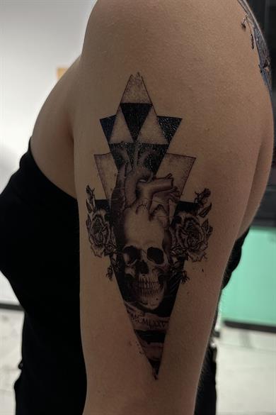 Geçici Kuru Kafa Figürlü Dövme Tattoo