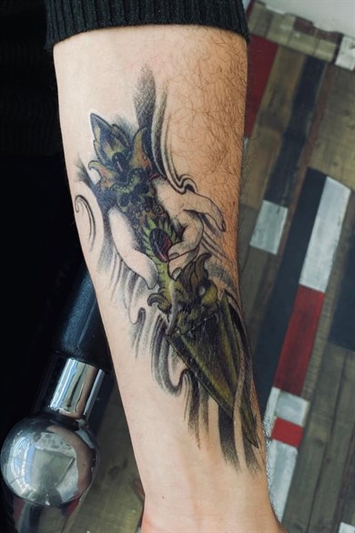 Geçici Kurukafa Bıçak Dövme Tattoo