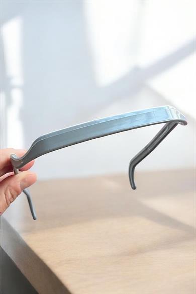 Gri Renk Gözlük Efekti Veren Taç