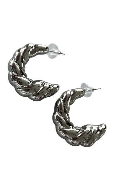 Gümüş Renk Burgu Detaylı Küpe (Çift)