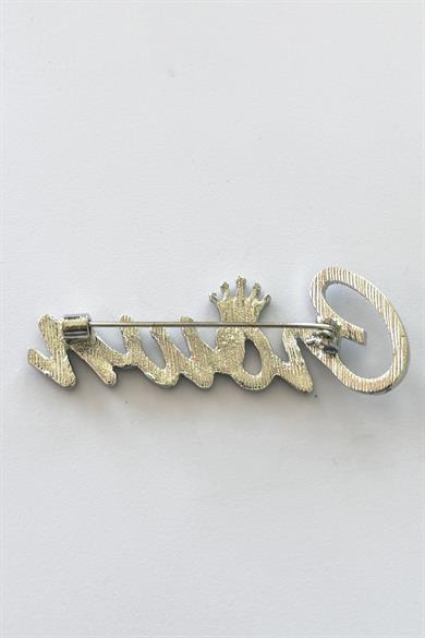 Gümüş Renk Crown Yazılı Taşlı Broş