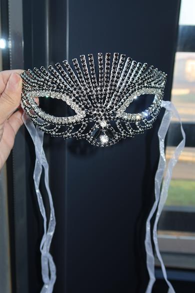 Gümüş Renk Siyah Taş Detaylı Tasarım Parti Maskesi