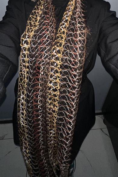 Kahverengi Örgü Detaylı Şal