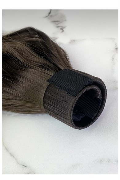 Kahverengi Renk Dalgalı Gerçek Saç Dokusunda At Kuyruğu Postiş Tokalı Saç Eklentisi