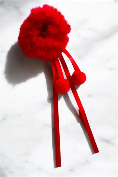 Kırmızı Renk Ponpon Detaylı Peluş Simit Toka