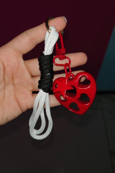 Kırmızı Ve Beyaz Renk Kalp Figürlü Çanta Charm/ Anahtarlık