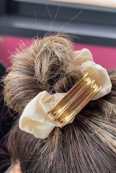 Krem Ve Altın Renk Metal Detaylı Simit Toka