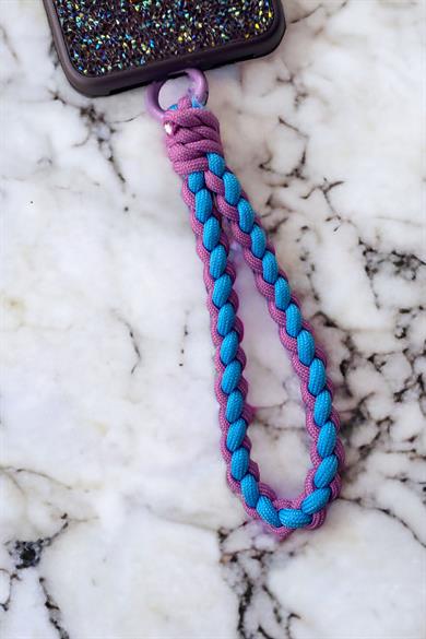 Mor Ve Mavi Renk Örgü Detaylı Telefon Aksesuarı