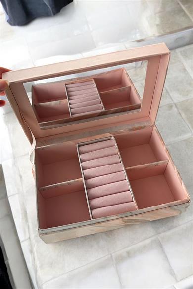 Pembe Renk Ayna Detaylı Takı Organizeri