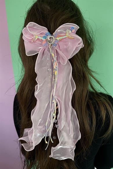 Pembe Renk Kurdele Figürlü Kuyruk Detaylı Pens Toka