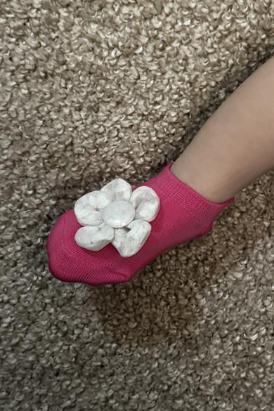 Pembe Renk Kurdele Ve Çiçek Detaylı Çocuk Saç Bonesi Ve Çorap Set