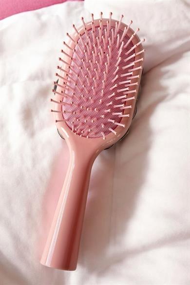 Pembe Renk Taş Ve İnci Detaylı Saç Tarama Fırçası/ Tarak