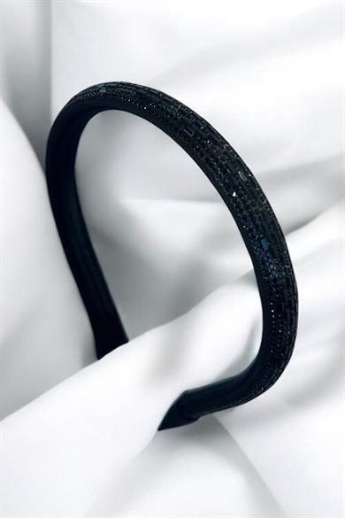 Siyah Renk Taş Detaylı Taç