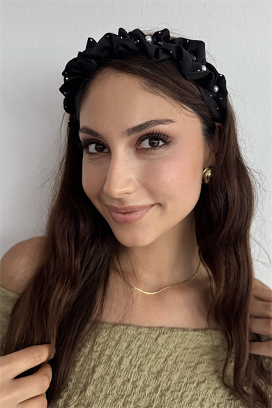 Siyah Renk Taş Ve İnci Detaylı Taç