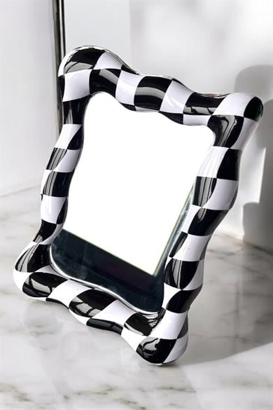 Siyah Ve Beyaz Renk Masa Aynası