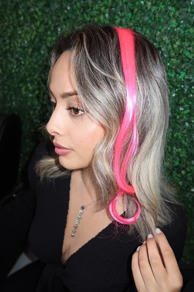 Yan Çıt Çıt Postiş / Neon Pembe Dalgalı / 45 Cm