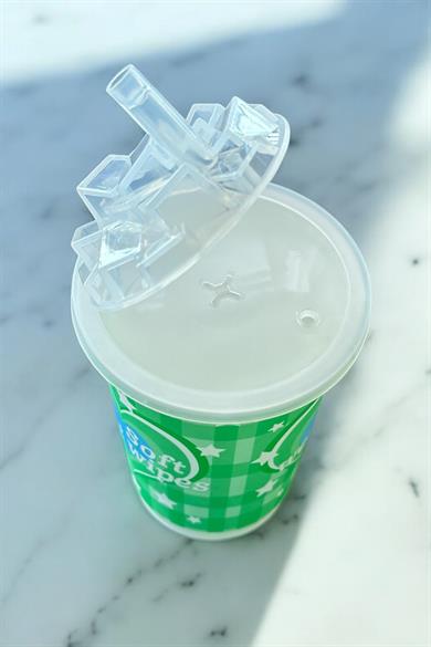 Yeşil Renk Kalp Figürlü Anahtarlık Detaylı Kutulu Islak Mendil