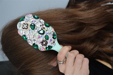 Yeşil Renk Taş Ve İnci Detaylı Saç Tarama Fırçası/ Tarak