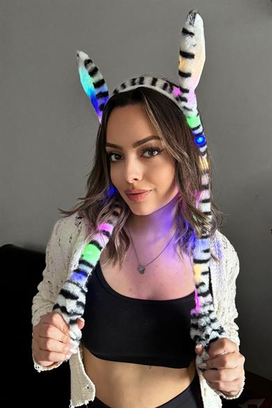 Zebra Desenli Işıklı Kulakları Oynayan Peluş Taç