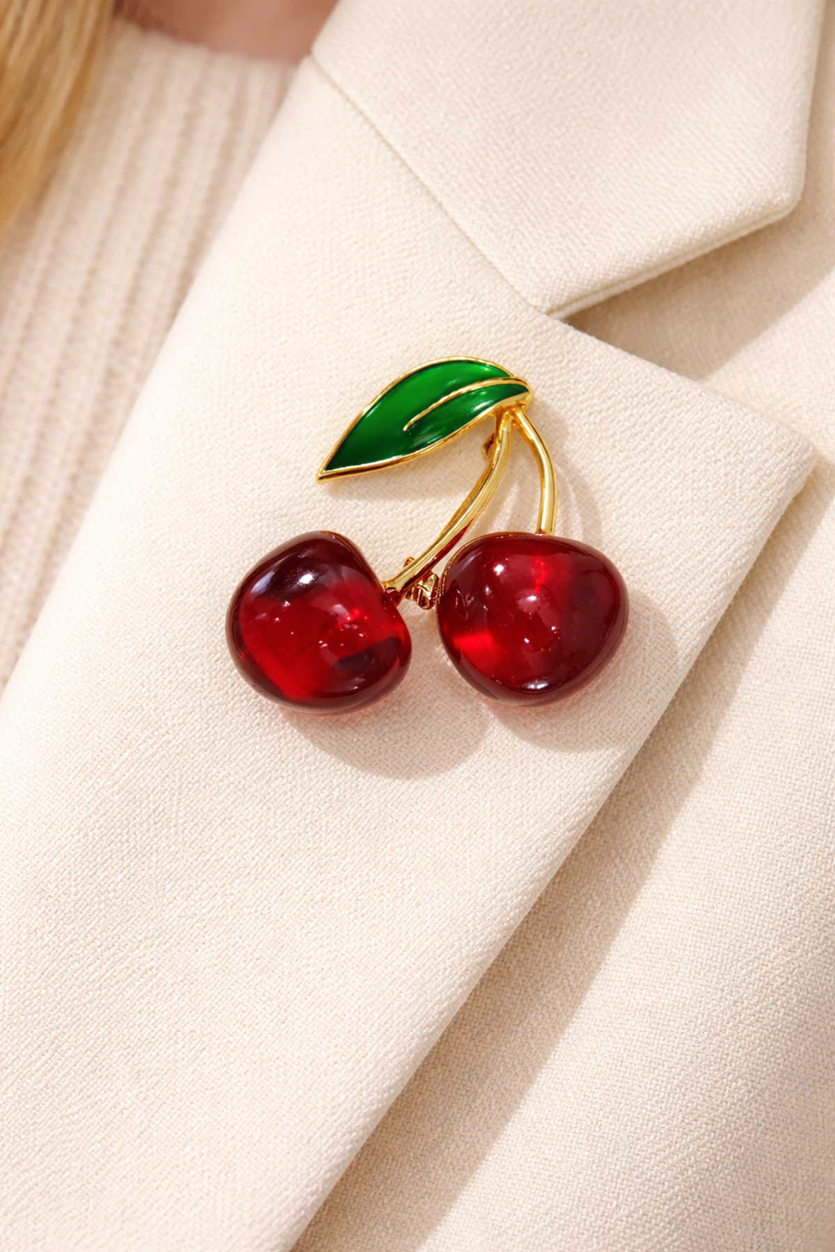 Altın Renk Kiraz Figürlü Broş