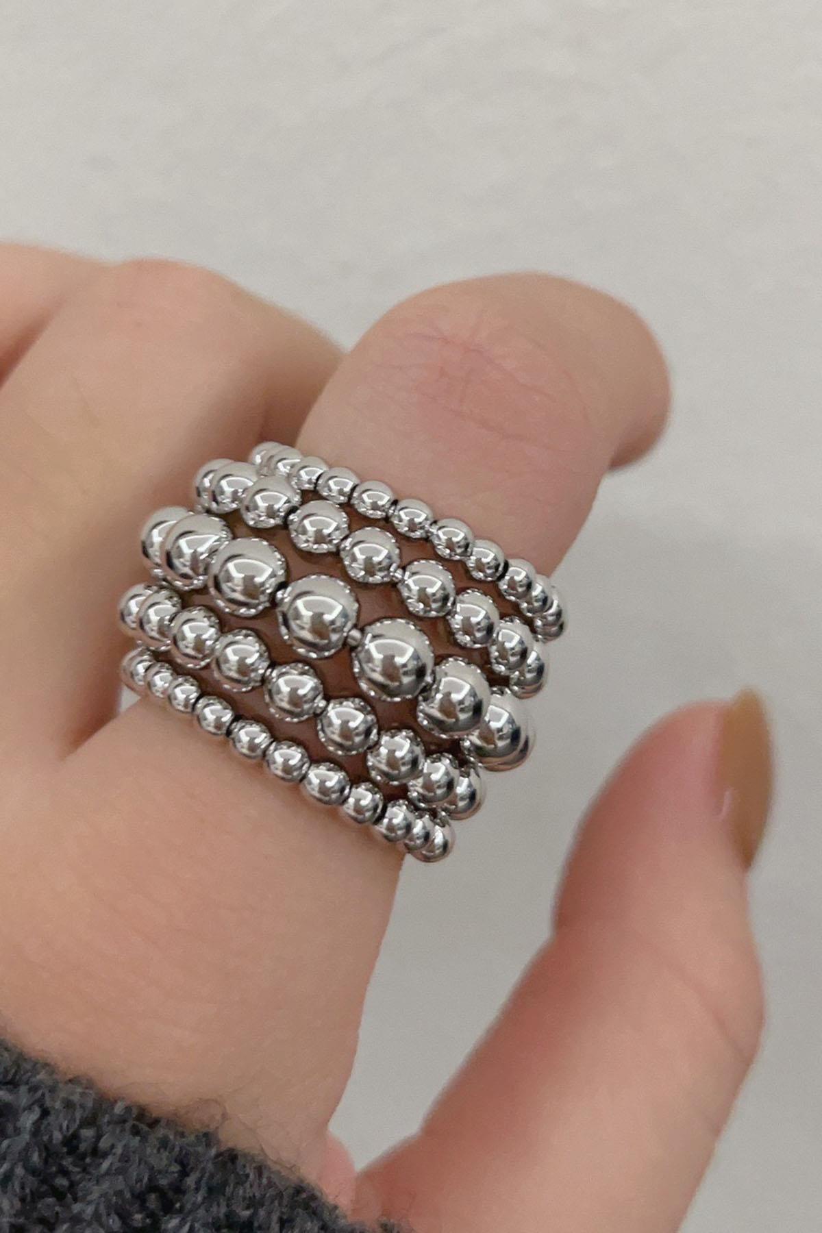 Gümüş Renk Top Detaylı Tasarım Yüzük