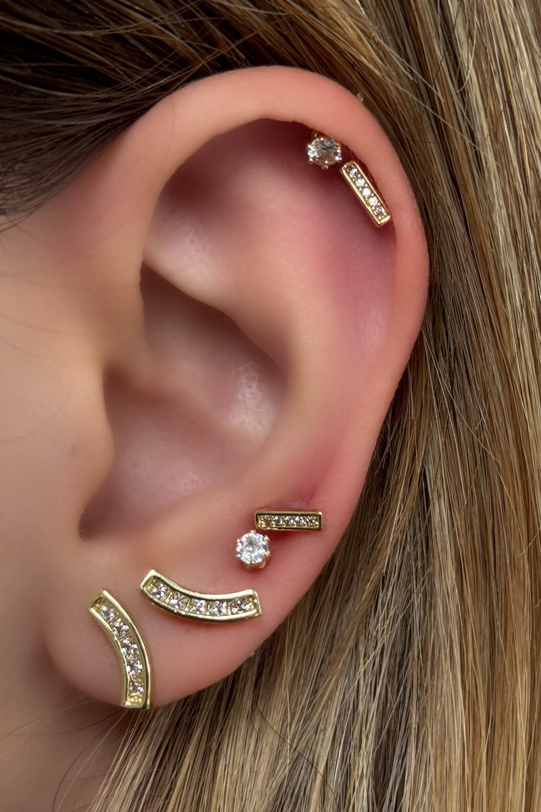 6'lı Altın Renk Taş Detaylı Küpe Set