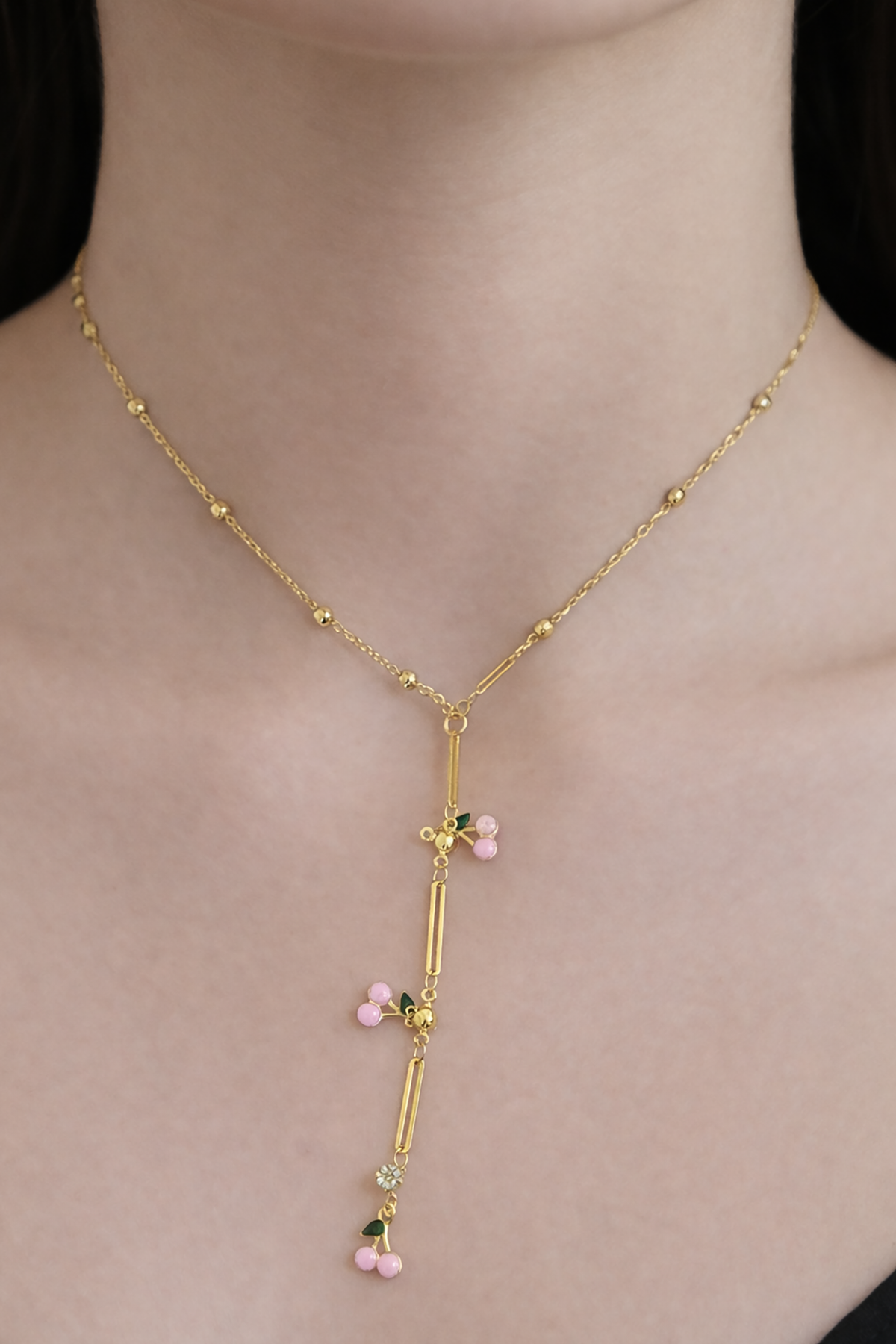 Altın Renk Kiraz Figürlü Taş Detaylı Çelik Y Kolye