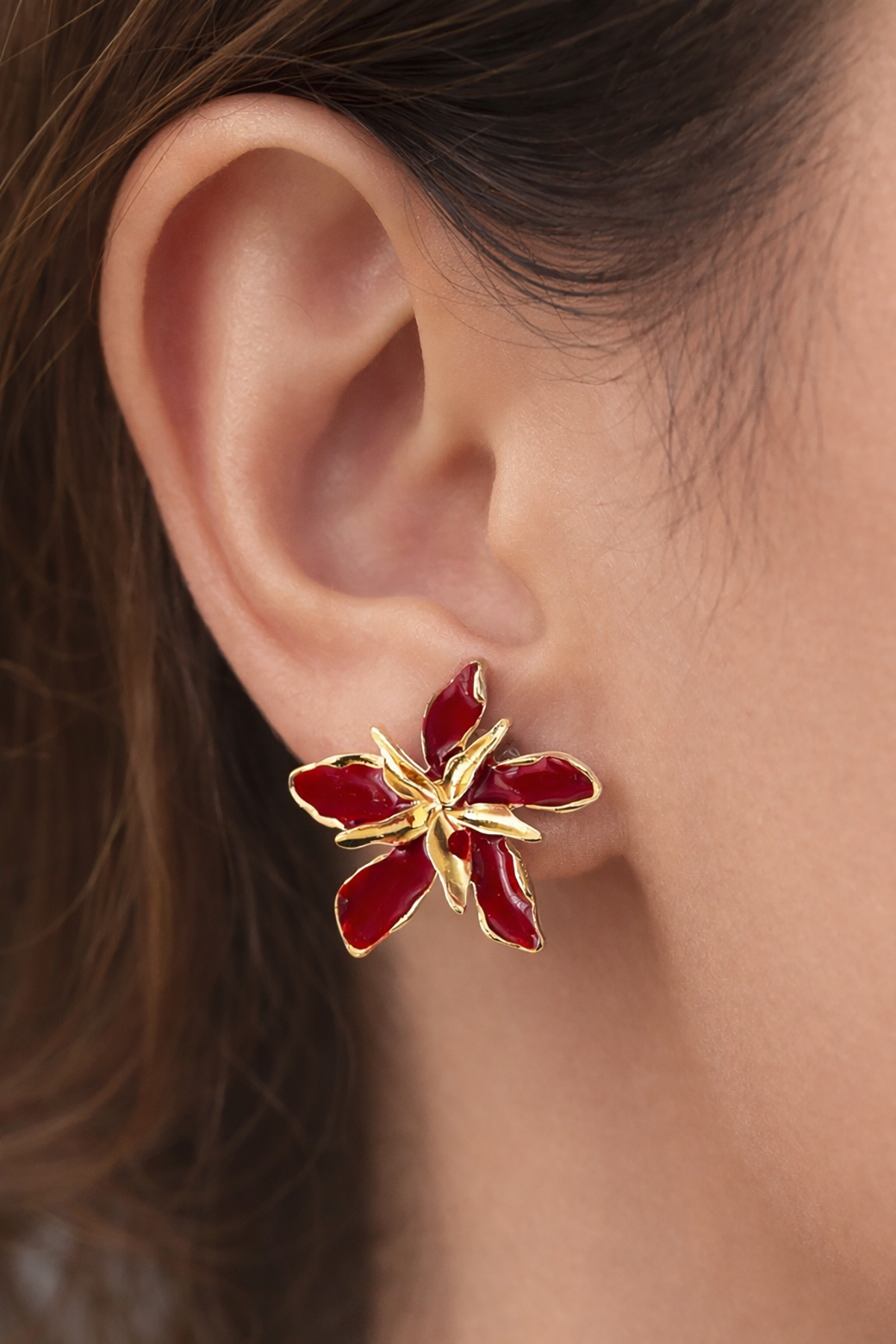 Altın Ve Kırmızı Renk Çiçek Figürlü Küpe (Çift)