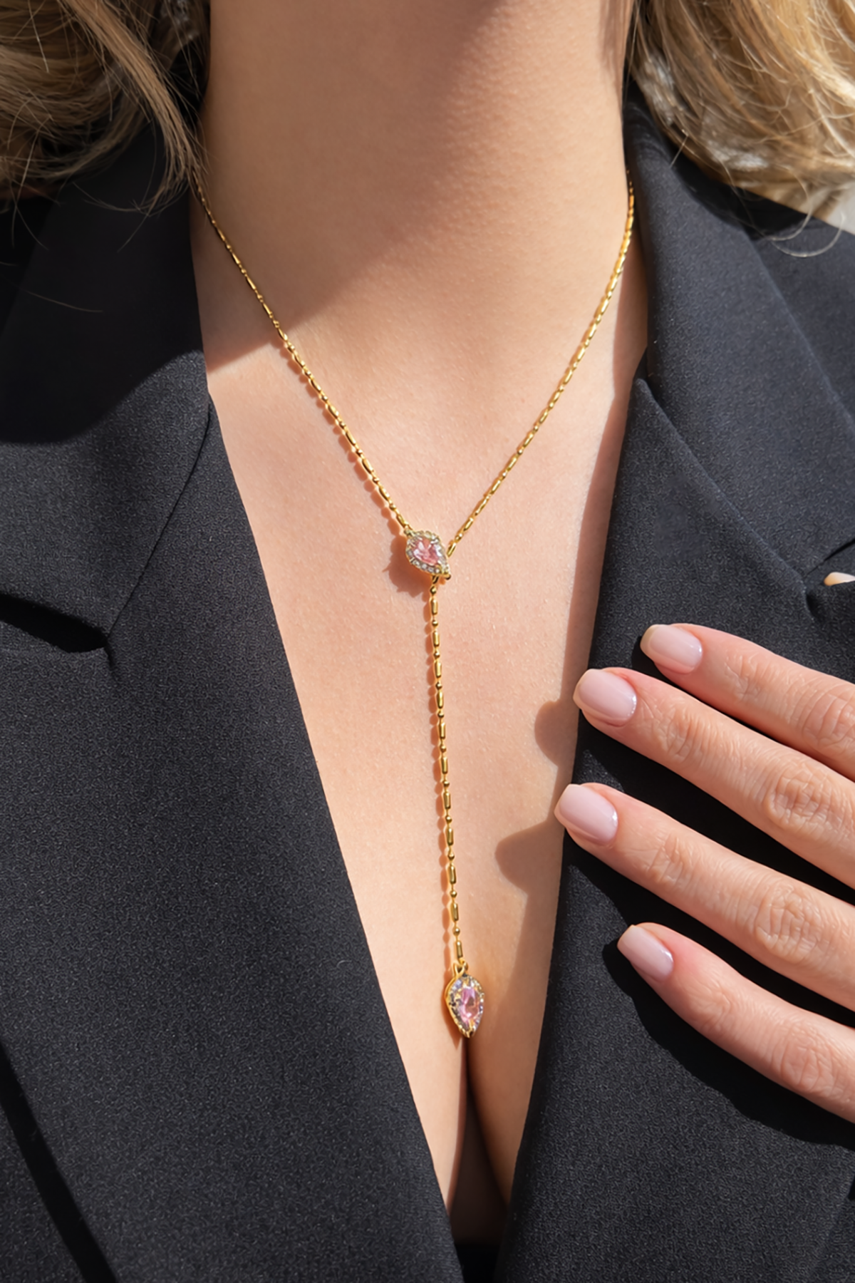 Altın Renk Taş Detaylı Çelik Kolye