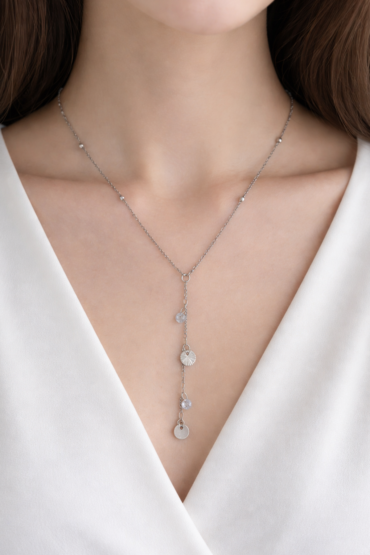 Gümüş Renk Taş Detaylı Çelik Kolye