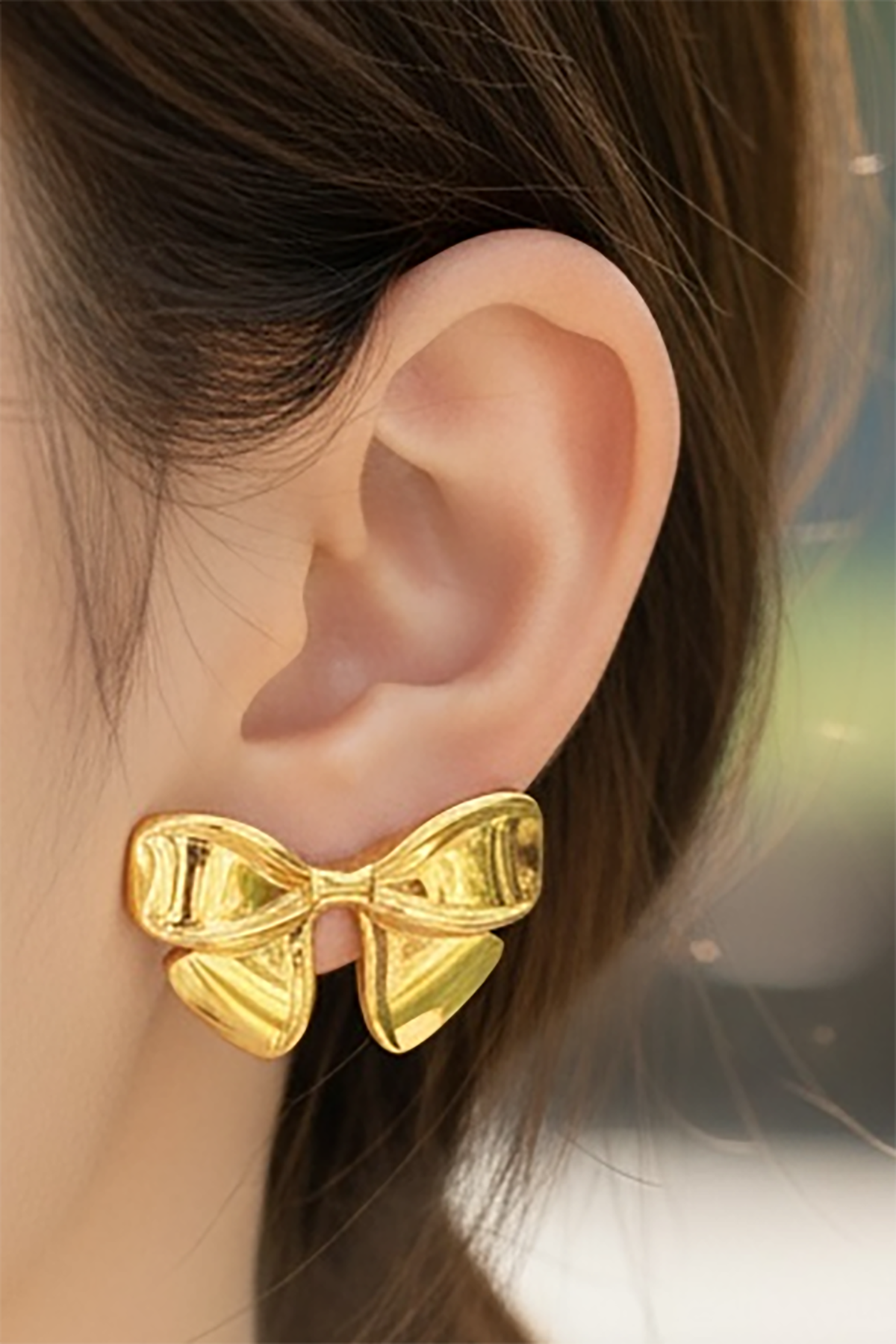 Altın Renk Kurdele Figürlü Çelik Küpe (Çift)