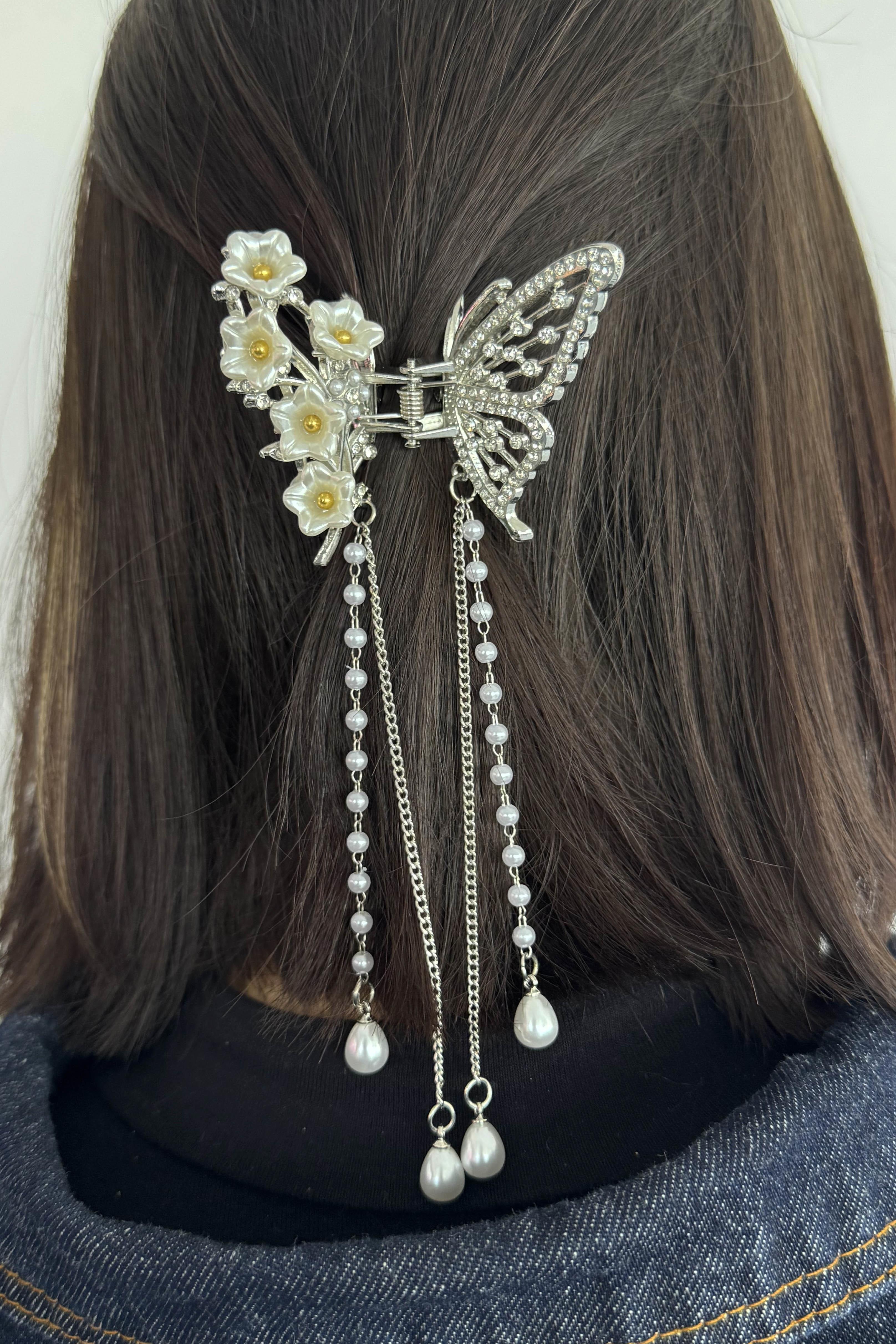 Gümüş Renk Kelebek Ve Papatya Figürlü İnci Detaylı Metal Mandal Toka