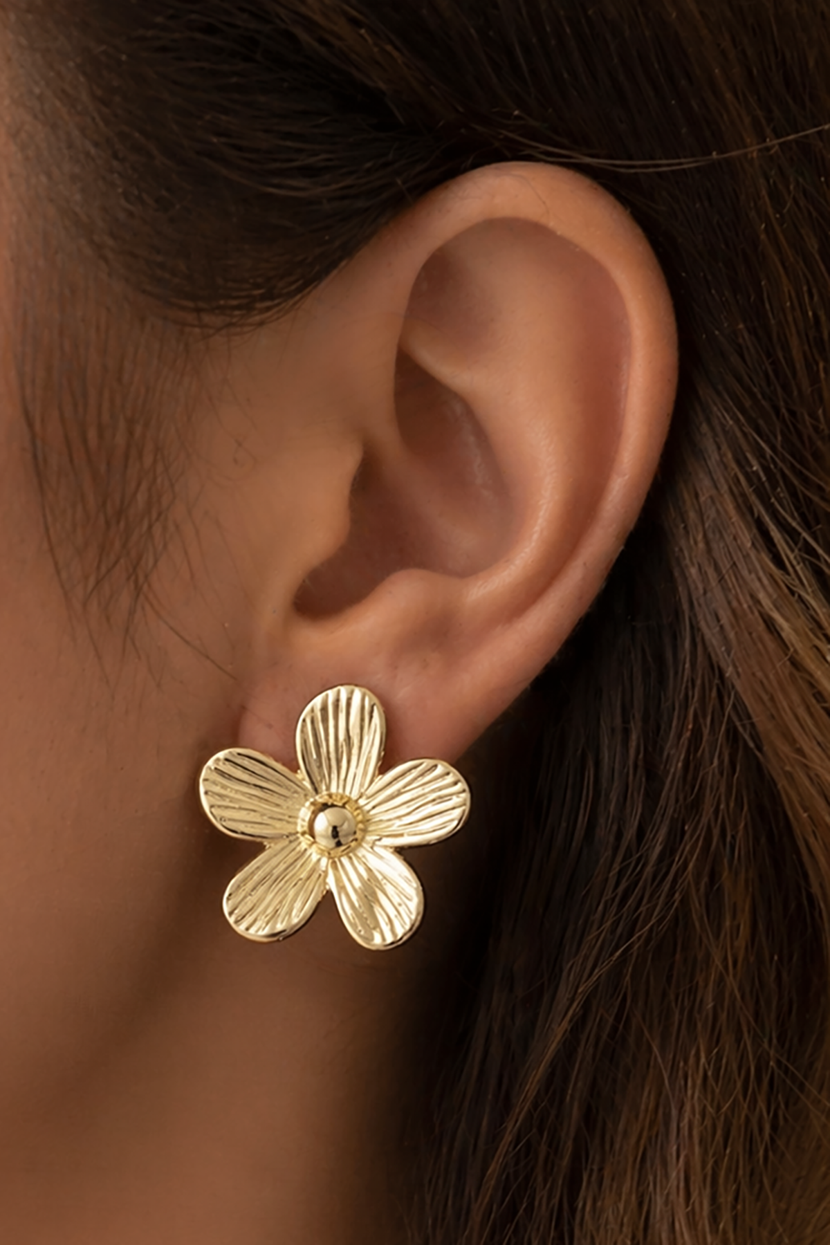 Altın Renk Çiçek Figürlü Küpe (Çift)