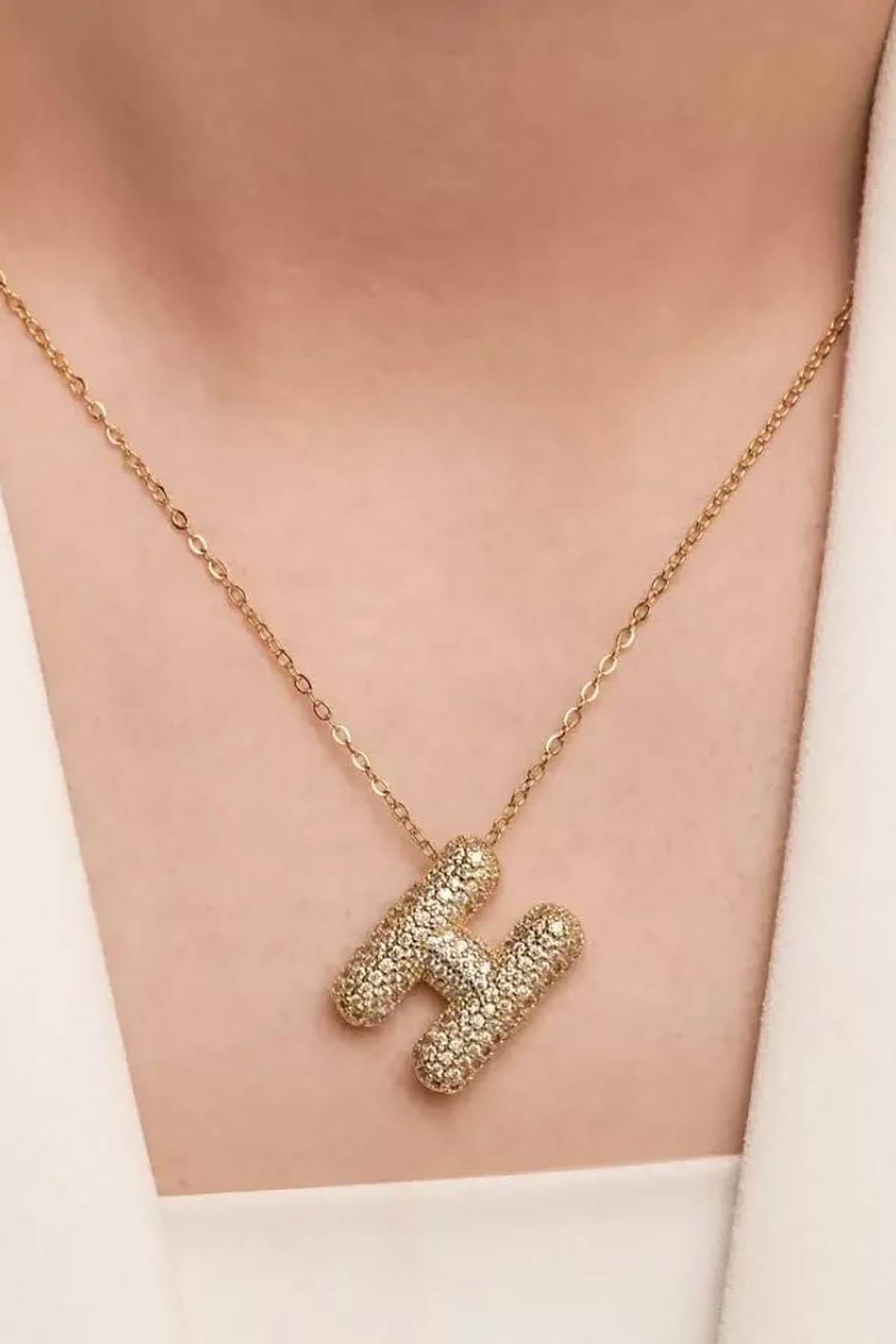 Altın Renk H Harf Taş Detaylı Çelik Kolye