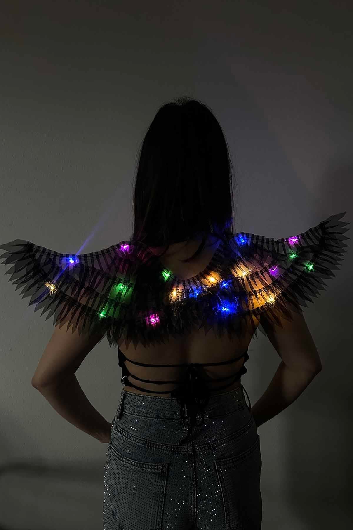 Siyah Renk Işıklı Melek Kanadı 