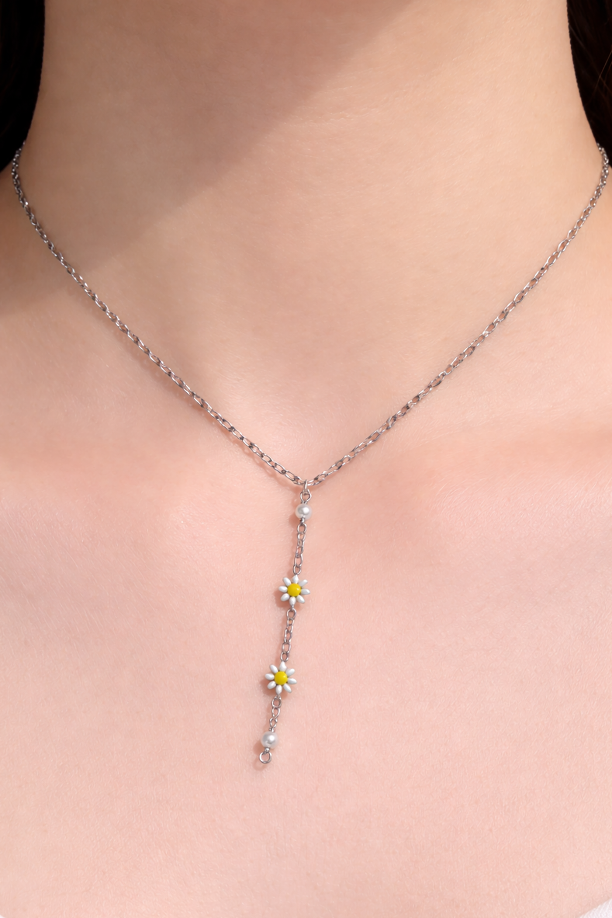 Gümüş Renk Papatya Figürlü Çelik Y Kolye