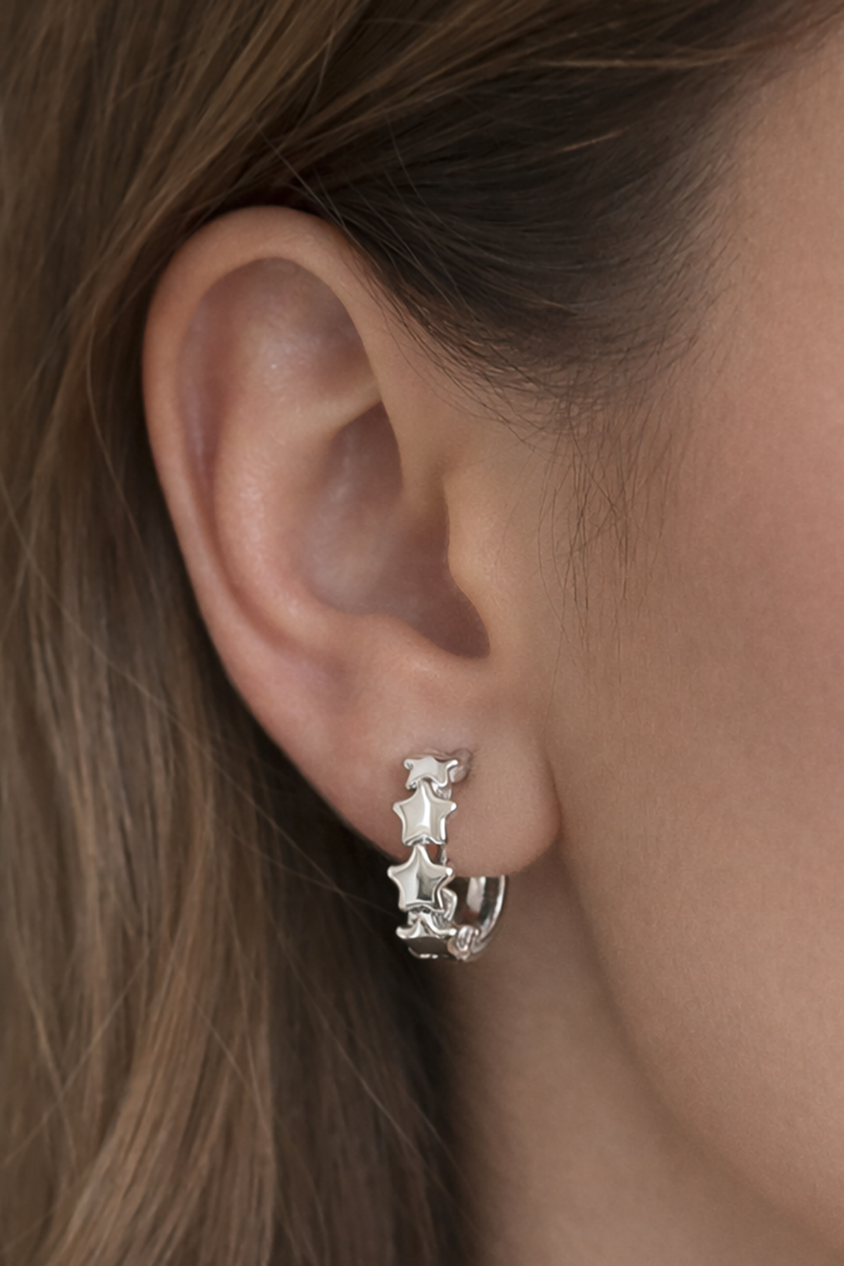 Gümüş Renk Taş Detaylı Çelik Xupıng VİP Küpe