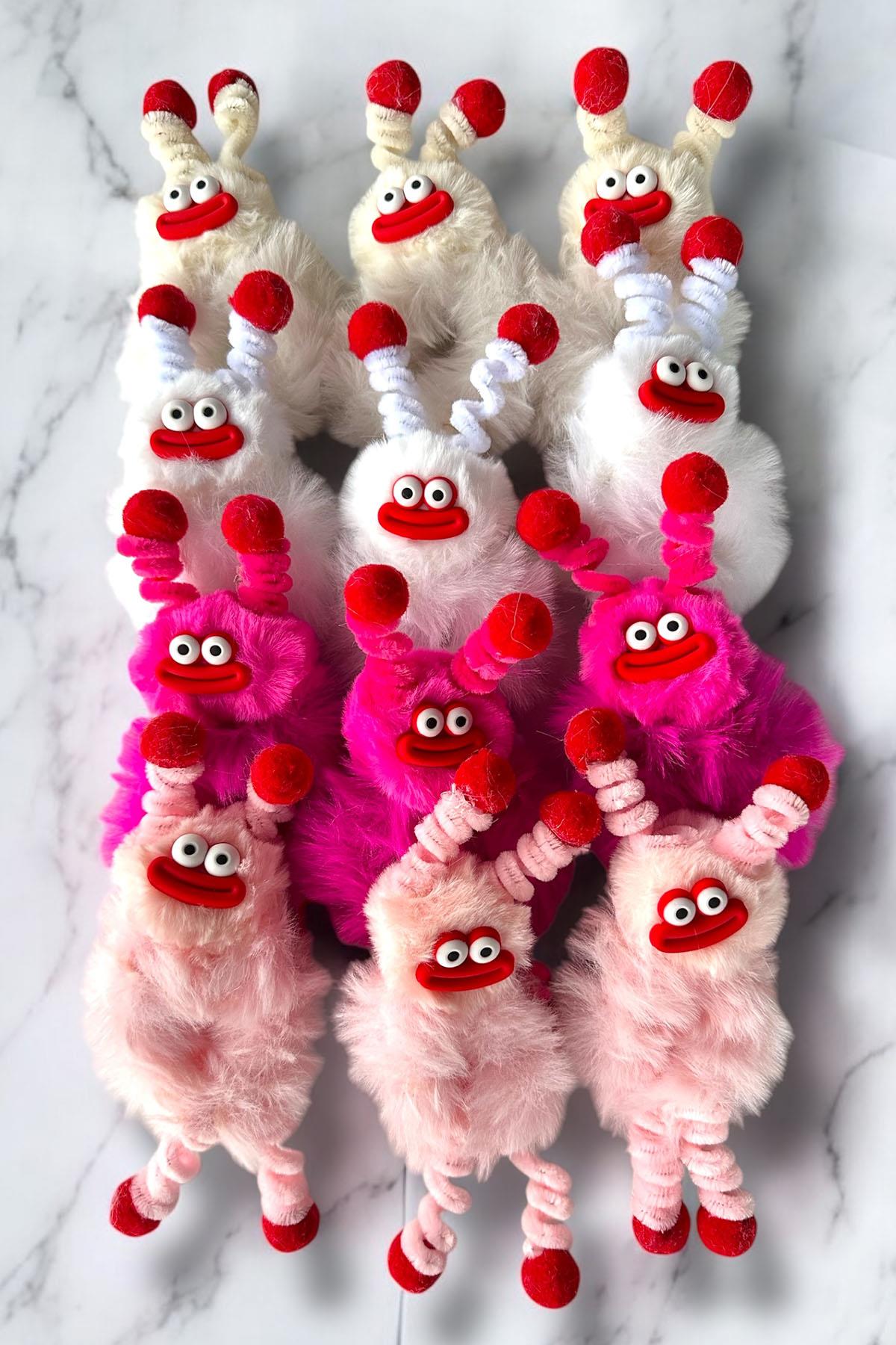 12'li Karışık Renk Canavar Figürlü Peluş Simit Toka Set