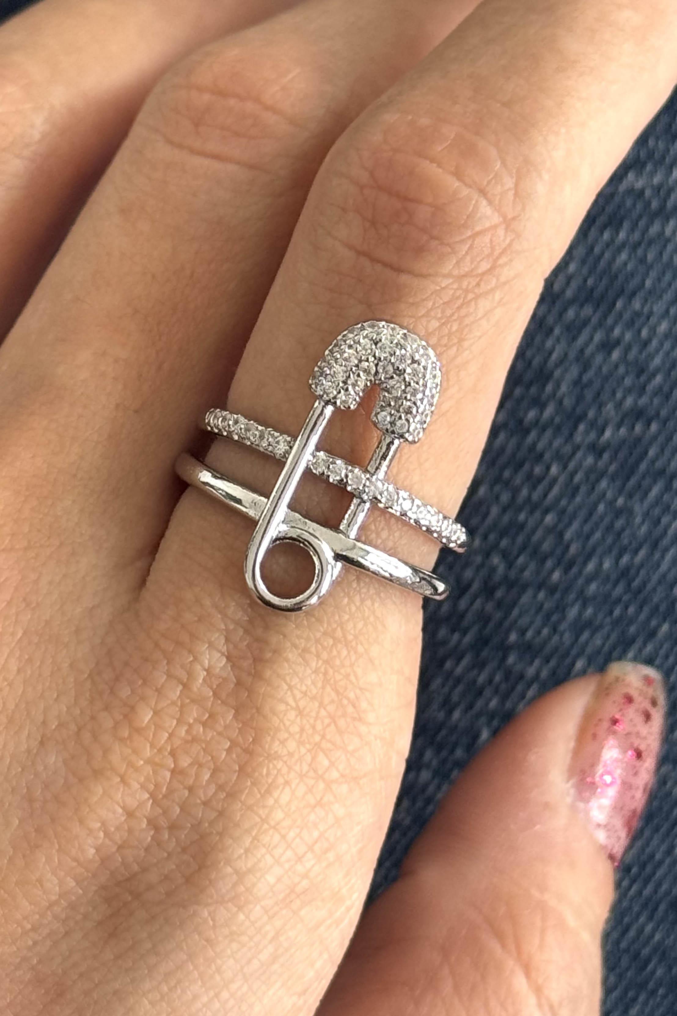 Gümüş Renk Kilitli İğne Figürlü 14K Altın Kaplama Ayarlanabilir Yüzük