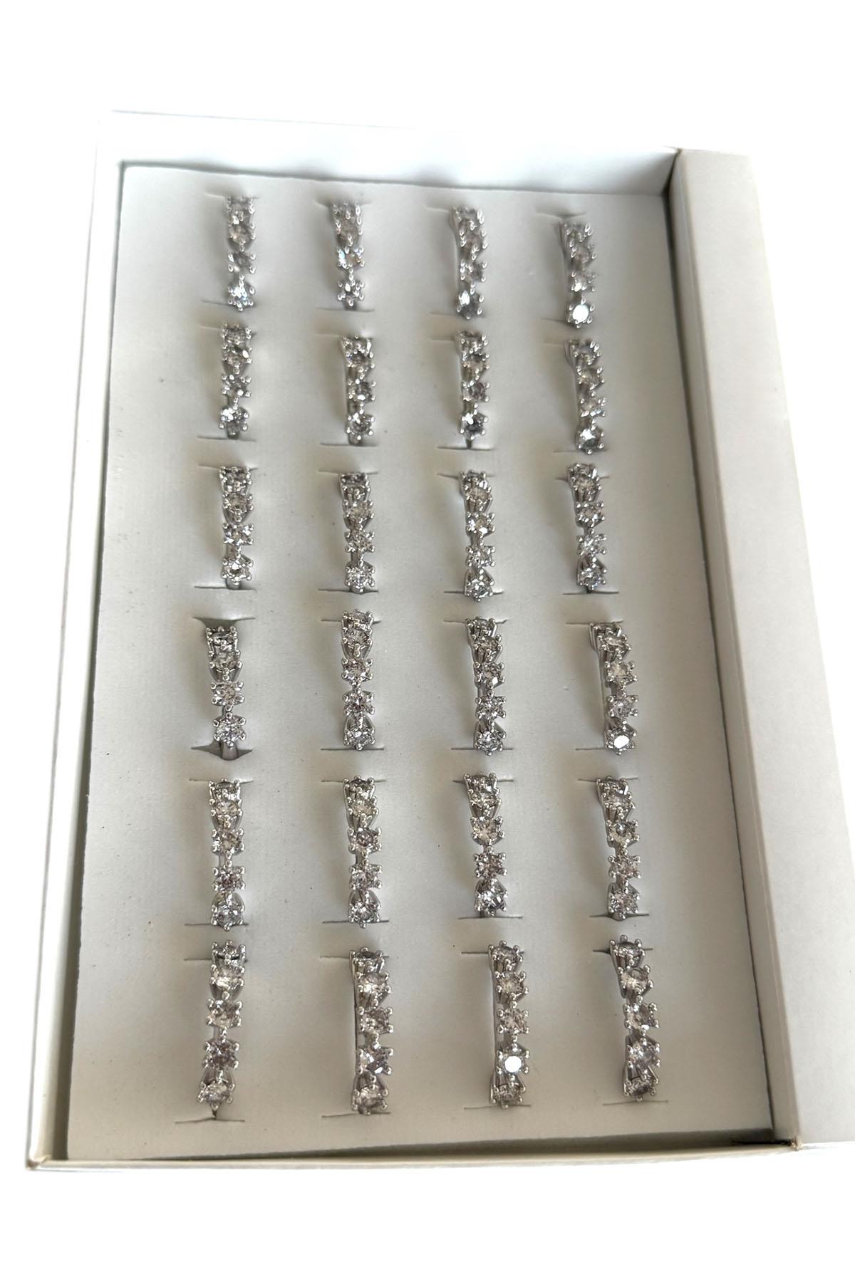 24'lü Gümüş Renk Beştaş Detaylı Yüzük Set