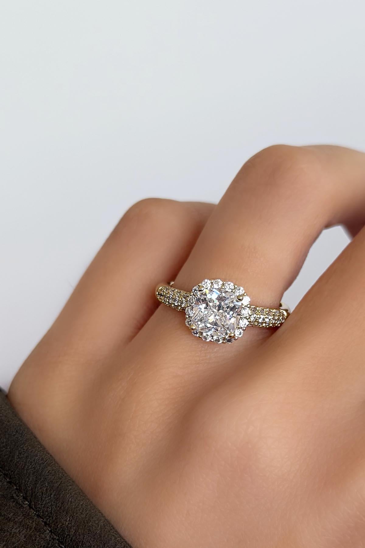 Altın Renk Baget Xuping Taşlı Yüzük (8 Numara)