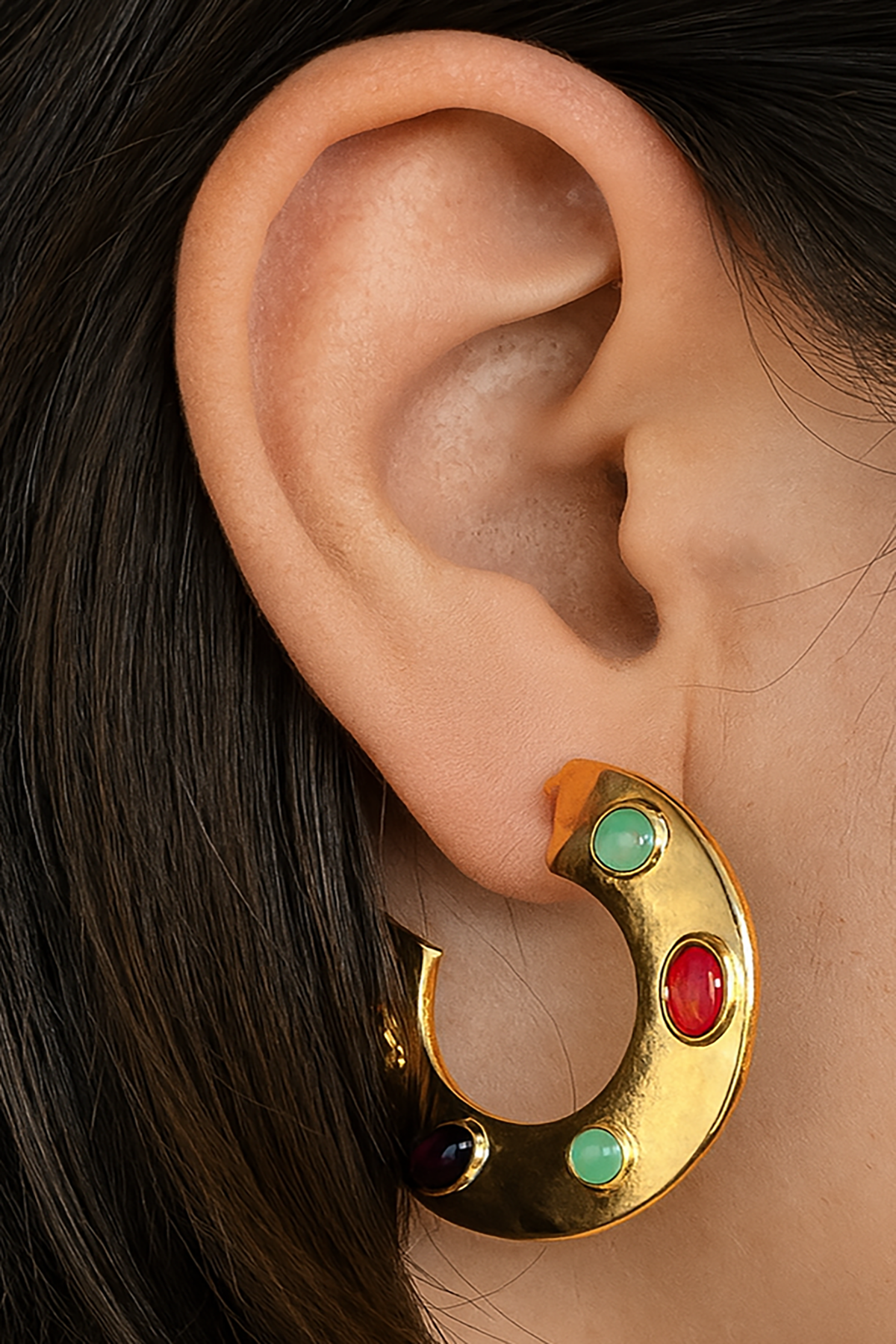 Altın Renk Taş Detaylı Küpe (Çift)