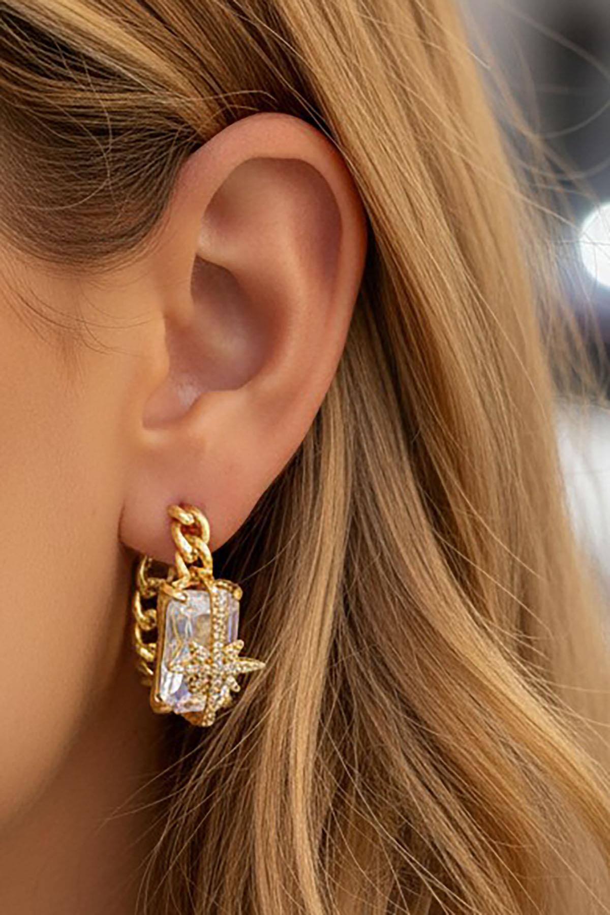 Altın Renk Yıldız Figürlü Taş Detaylı 14K Altın Kaplama Küpe (Çift)