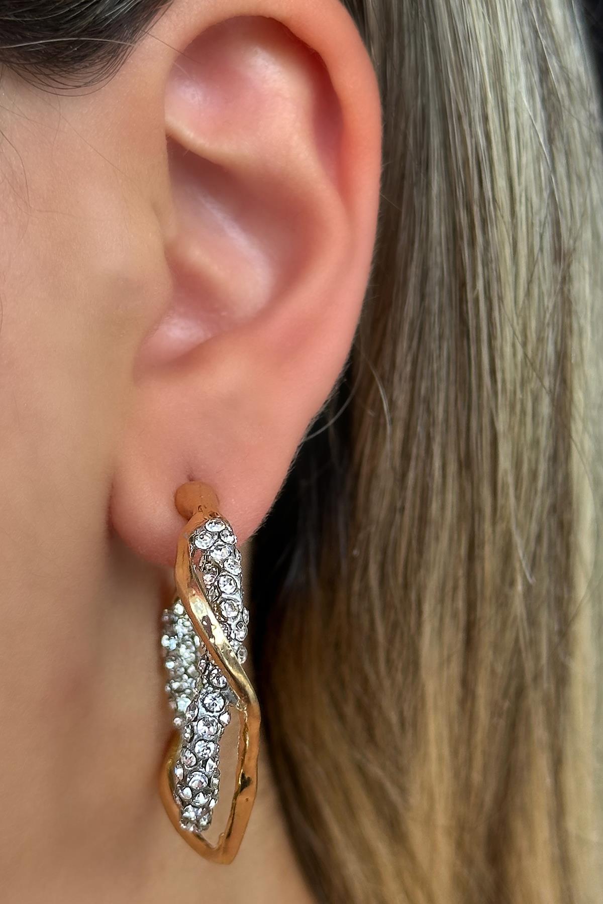 Altın Renk Taş Detaylı Halka Küpe (Çift)